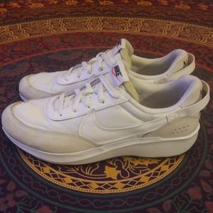 Nike Waffle Debut mens size 11 white